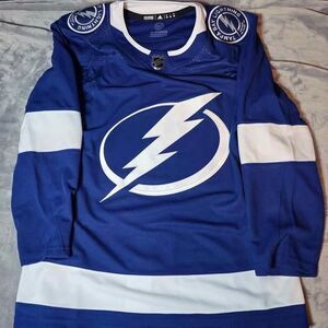 Tampa Bay Lightning Authentic Adidas Mens Medium (50) NHL Team Jersey
